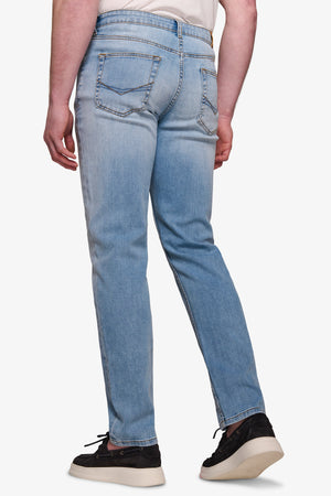 Pantalón de cinco bolsillos de denim azul claro