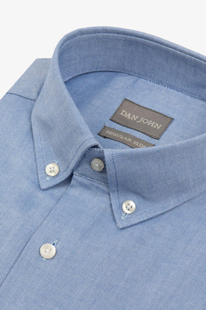 Camisa oxford de corte regular slim con cuello con botones color celeste