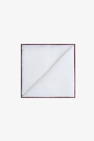 Pañuelo de bolsillo blanco con ribetes burdeos en contraste